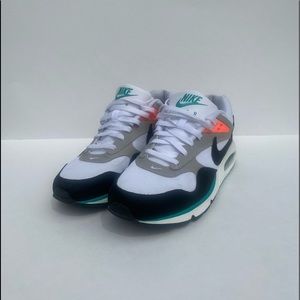 nike air maxes!